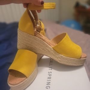 Wedge sandal shoe Call it Spring size 10